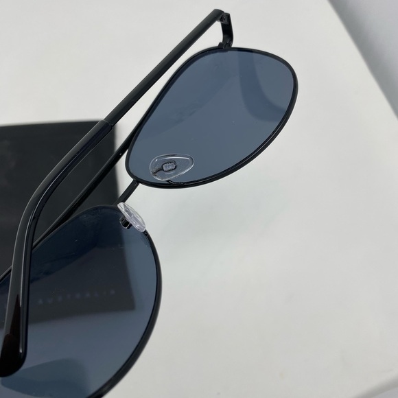 Men’s Quay Australia Aviator Glasses - Picture 7 of 7